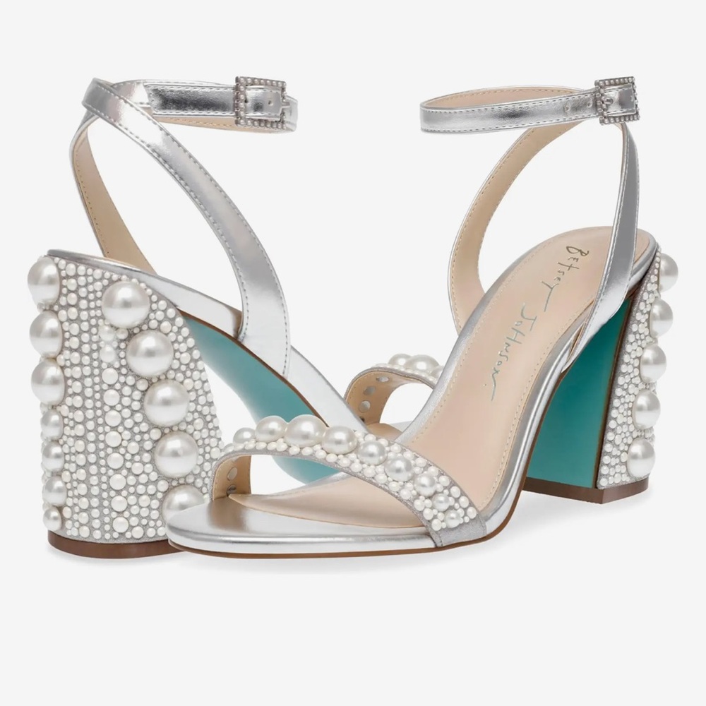 Betsey Johnson heels 7.5